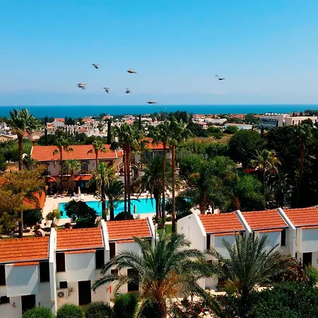 Almond Village Apartamento *