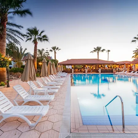 Almond Village * 凯里尼亚