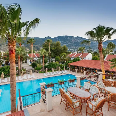 公寓 Almond Village 凯里尼亚