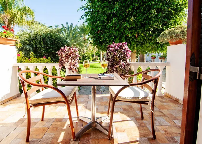 Almond Village Apartman *